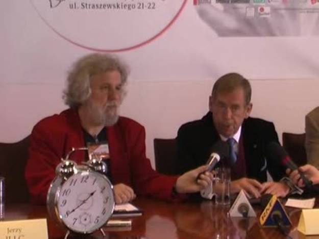 Były prezydent Czech Vaclav Havel promował w Krakowie swoją książkę "Tylko krótko, proszę", w której wspomina czasy swoją prezydentury.