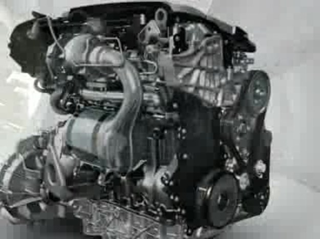 Zobacz animację komputerową pracy silnika w Renault Laguna.