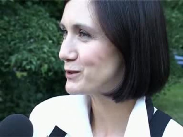 W filmie "Ile waży koń trojański?" gra Ilona Ostrowska, znana przez widzów jako Lucy - bohaterka serialu "Ranczo".