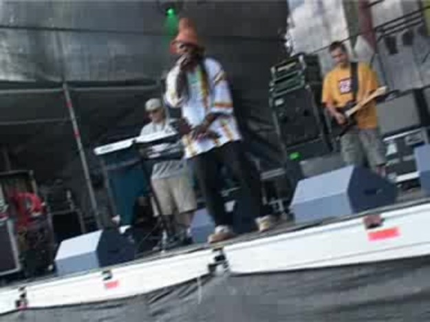 Na scenie X Edycji Reggae Dub Festival w Bielawie wystąpiła m.in. formacja Ghetto Priest. Zobacz fragmenty koncertu.