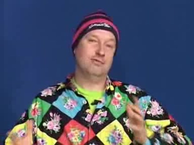 Cześć dziewczyny, nie bójcie się benzyny - tak Paweł Konnak ps. Konjo zaczyna swoje specjalne życzenia z okazji Dnia Kobiet!