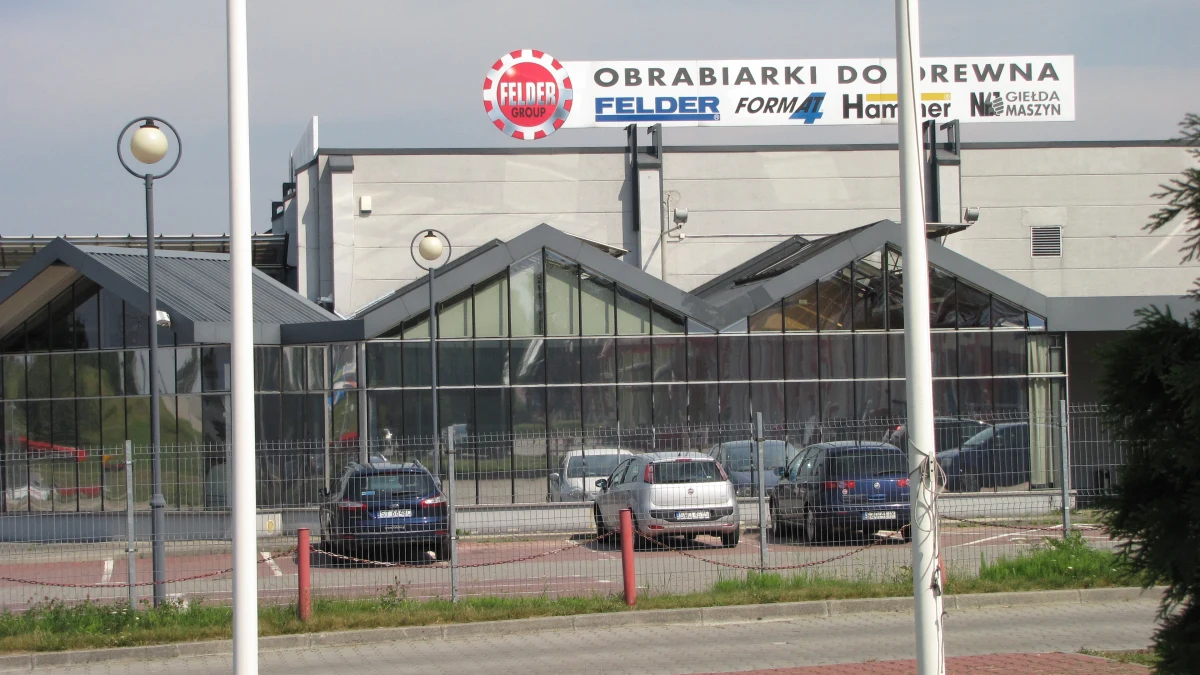 Upalny dzień ciężko przetrwać, a w pracy szczególnie. Dlatego Państwowa Inspekcja Pracy przypomina pracownikom o ich prawach, a pracodawcom o ich obowiązkach. My już wiemy, że nie wszyscy pracodawcy o tym pamiętają.