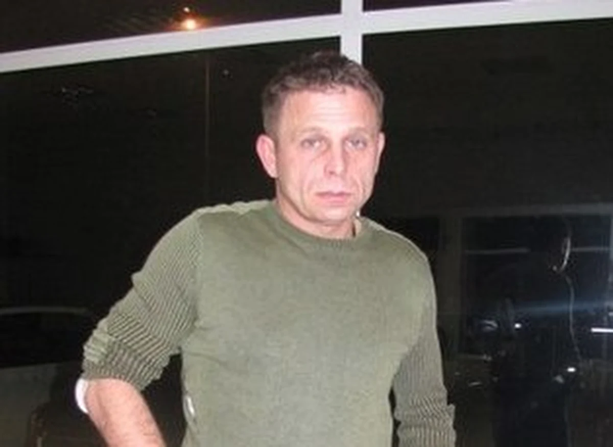 Jeden z najlepszych polskich kierowców rajdowych Leszek Kuzaj miał wypadek w Krakowie. W niedzielę przed północą na ulicy Jurajskiej, aby uniknąć potrącenia pieszego, zjechał z drogi i uderzył w słup. Rajdowiec z lekkimi obrażeniami trafił do szpitala.