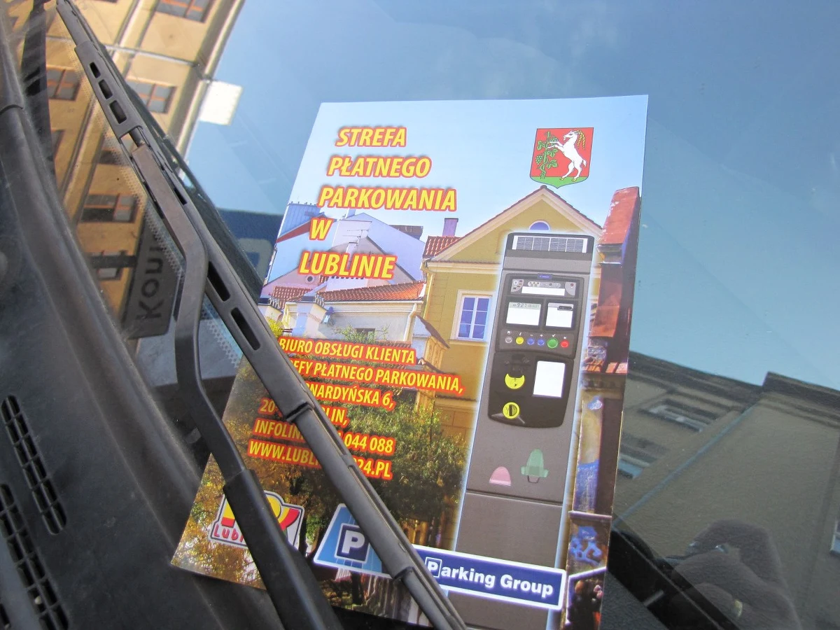 Od 1 października kierowców w Lublinie czekają rewolucyjne zmiany. Ulic z płatnym parkowaniem będzie więcej. Biletu nie kupią już w kiosku, a w parkometrze.