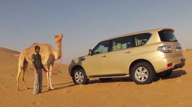 Zapraszamy na film z nissanem patrolem w roli głównej. Jeździliśmy tym samochodem w dalekim... Dubaju, a konkretnie na okolicznych pustynnych wydmach.