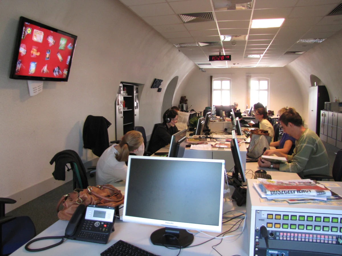 Jeżeli jesteście w pracy, przygotowaliśmy coś specjalnie dla Was - Wojny Biurowe. Klimatyzacja kontra okno, światło dzienne, a światło sztuczne, praca w swoim gabinecie czy open space? Jak Wy "uprzyjemniacie" sobie życie?