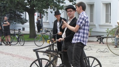 Rowery z drewna zawitały na Piotrkowską w Łodzi