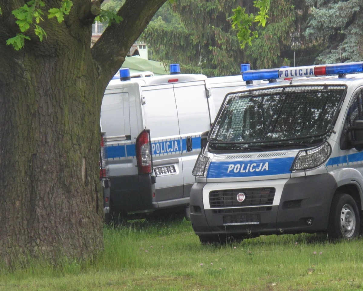 Po kilku godzinach poszukiwań stargardzka policja odnalazła 17-latka, który w poniedziałek po południu uciekł z przesłuchania w komendzie. Chłopak podejrzewany o okradanie piwnic w blokach chciał wyjechać z miasta.