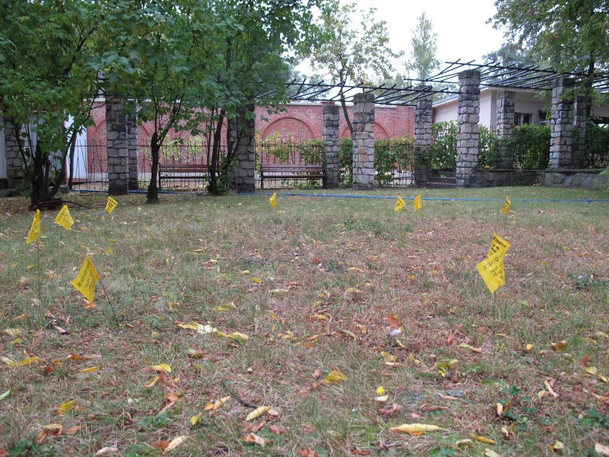 W Charkowie na Ukrainie doszło do brutalnego zabójstwa. W jednym z mieszkań znaleziono pozbawione głów ciała sędziego, jego żony, syna, oraz jego narzeczonej - podało MSW w Kijowie.