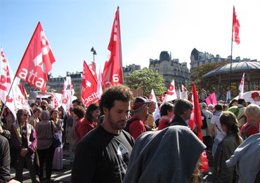 Francuzi protestują przeciwko cięciom budżetowym