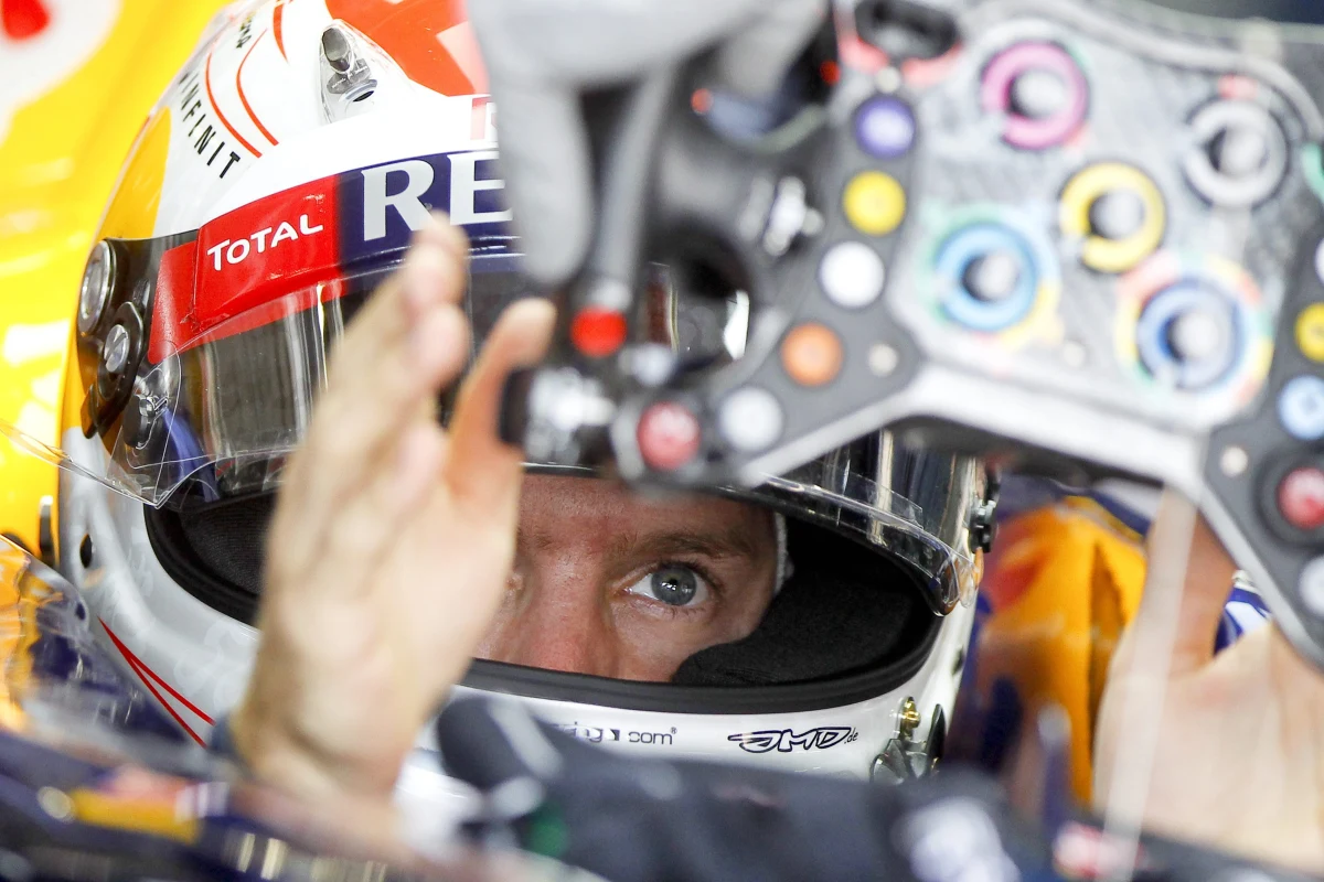 Sebastian Vettel wygrał kwalifikacje do niedzielnego wyścigu Formuły 1 o Grand Prix Japonii. Na torze Suzuka Niemiec wyprzedził kolegę z zespołu Marka Webbera, trzeci czas wykręcił Jenson Button.