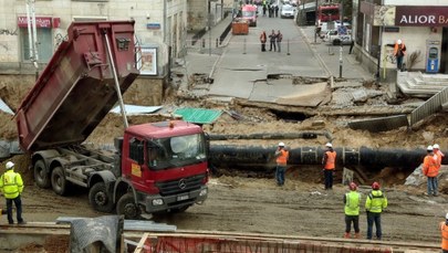 Są wyniki badań po katastrofie na budowie metra. 80 osób wróci do domów za tydzień