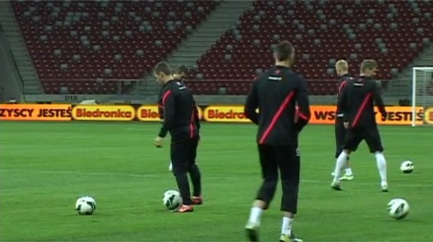 Polscy piłkarze odbyli na Stadionie Narodowym trening przed spotkaniem z reprezentacją Anglii, rozgrywanym w ramach eliminacji MŚ 2014. Kolegów dopingował kontuzjowany Kuba Błaszczykowski.