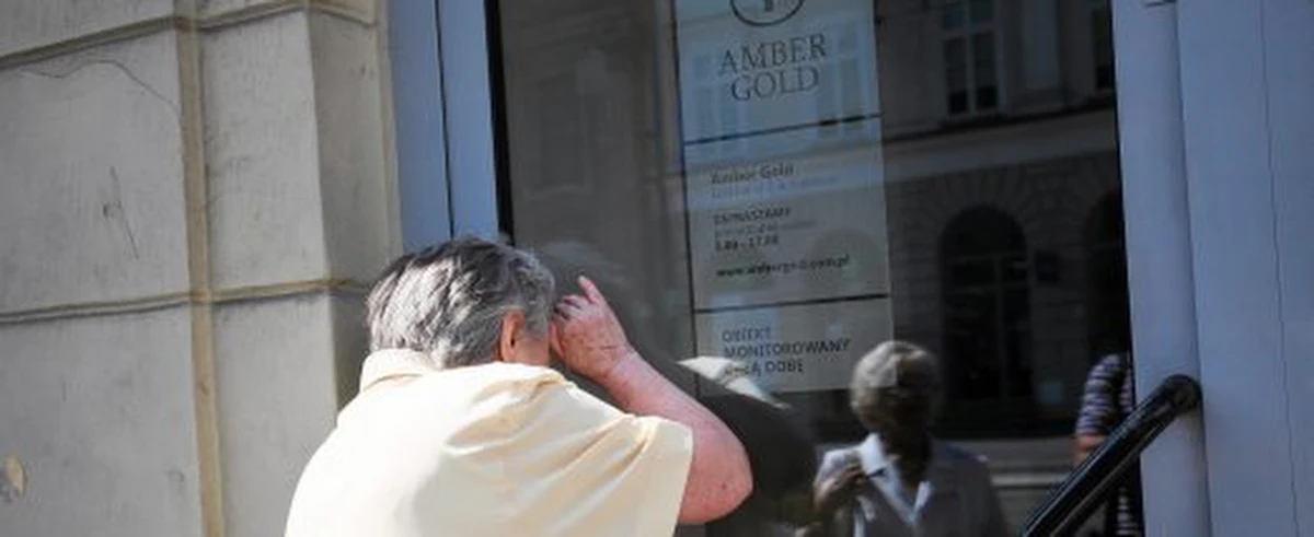 Syndyk Amber Gold złoży dziś do sądu wniosek o sprzedaż sprzętu telekomunikacyjnego należącego do spółki. Szykuje też kilka kolejnych dotyczących spieniężenia majątku Amber Gold. Pierwszej aukcji można spodziewać się pod koniec listopada.