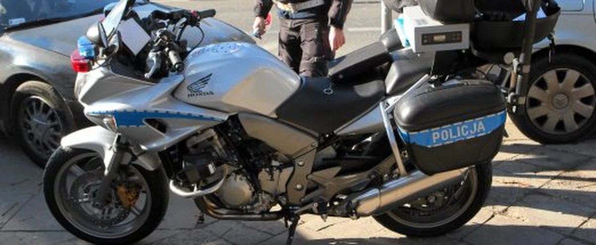 Z zakładu karnego w Głogowie na Dolnym Śląsku zbiegł więzień. Jak dotąd jego poszukiwania są bezskuteczne. Informację o zbiegu dostaliśmy od słuchacza na Gorącą Linię RMF FM.
