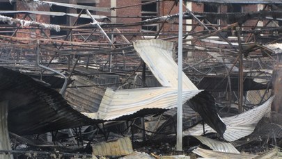 Ogrom zniszczeń po pożarze targowiska w Osinowie Dolnym