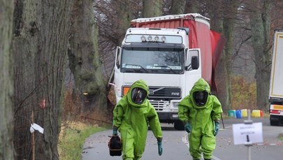 Skażenie chemiczne po wypadku ciężarówki