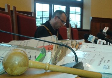 Do trzech razy sztuka. "Fryzjer" w końcu przed sądem