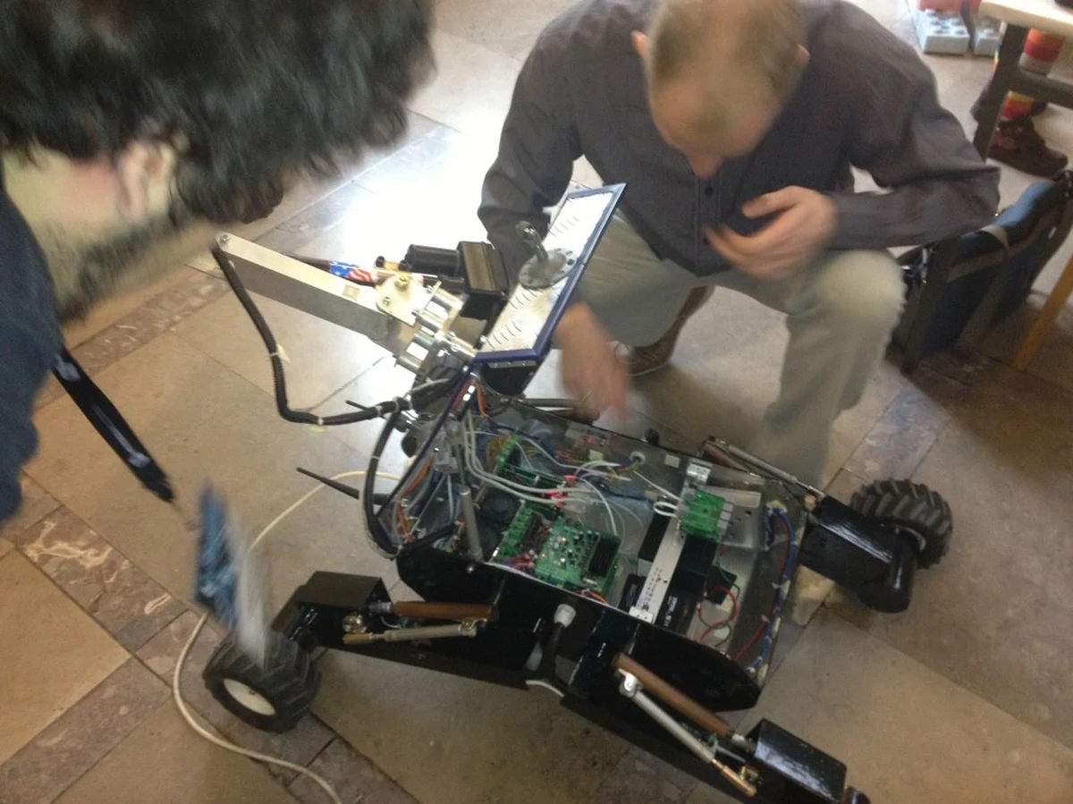 Ponad 100 robotów można zobaczyć na krakowskiej AGH. To największy zlot elektronicznych maszyn w Polsce.