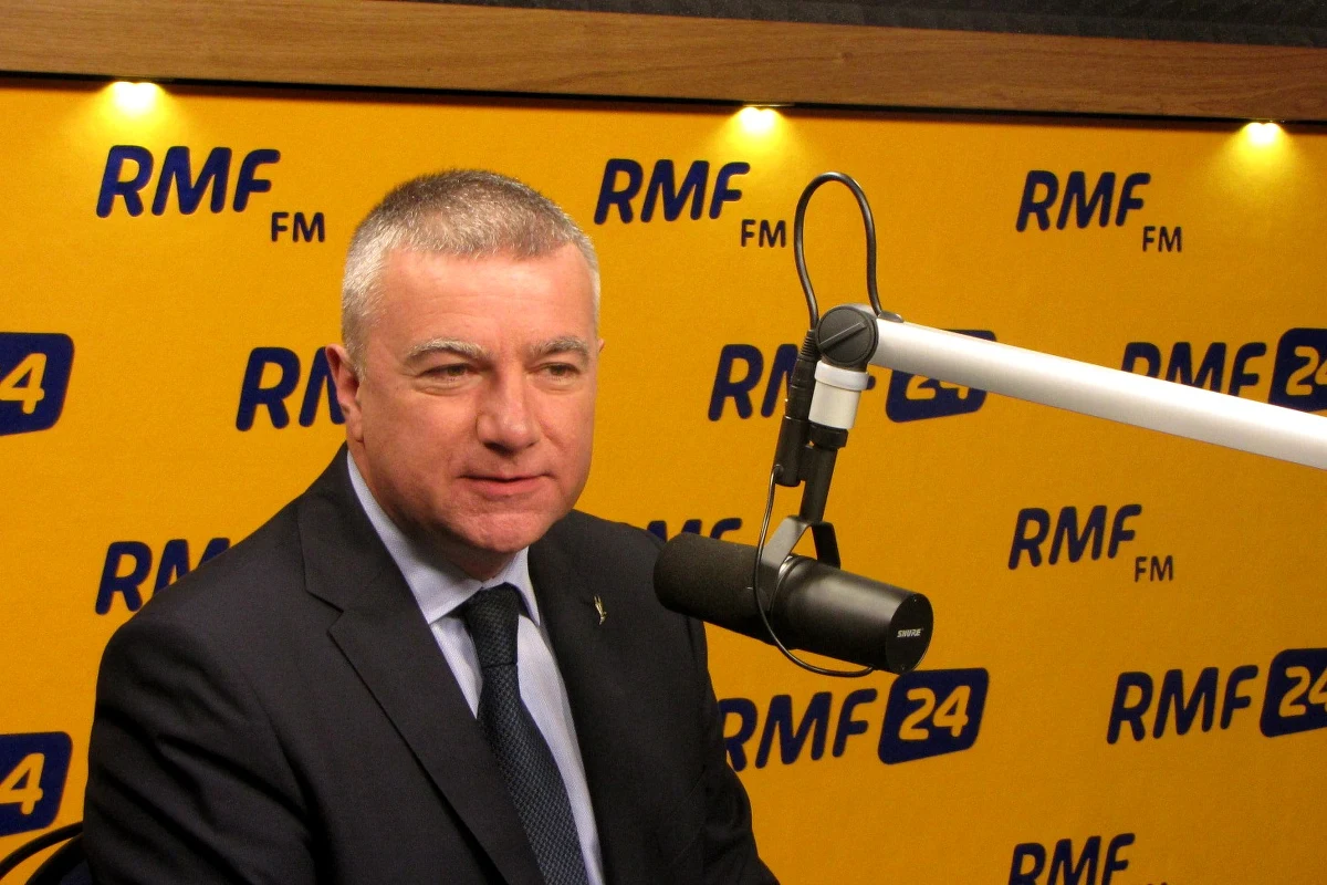 "Wybór Janusza Piechocińskiego na szefa PSL był dla nas zaskoczeniem. Premier był zdziwiony tak jak my wszyscy. Wkrótce dojdzie do rozmowy Tuska z Pawlakiem i z Piechocińskim. Omówimy warunki personalne i zasady funkcjonowania koalicji" - mówi gość Kontrwywiadu RMF FM rzecznik rządu Paweł Graś. 