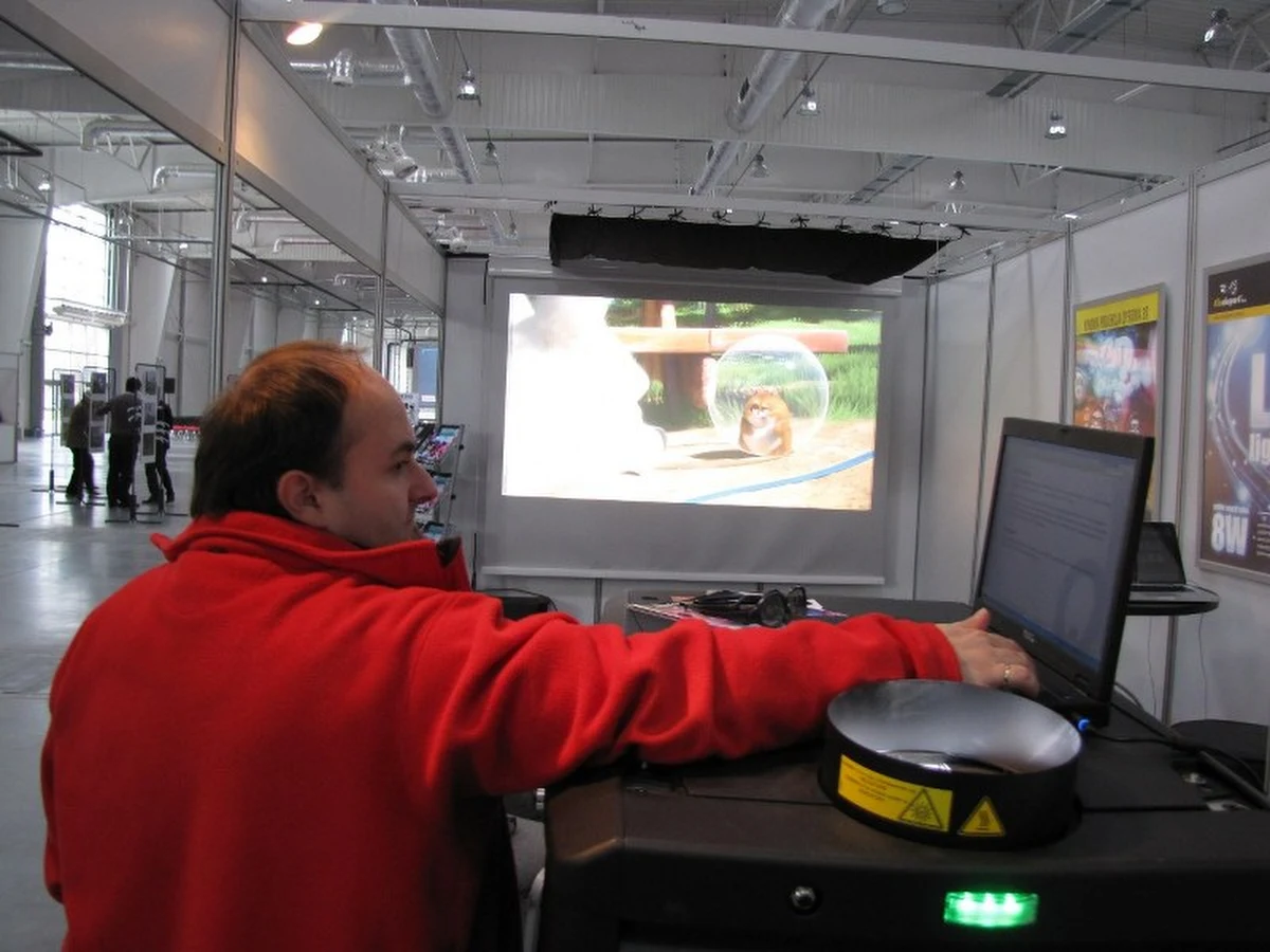 Fotografia 3D zwykłym aparatem jest możliwa i wbrew pozorom to mniej skomplikowane, niż by się mogło wydawać. Między innymi tej sztuki można się nauczyć w Targach Technologii 3D w Lublinie.