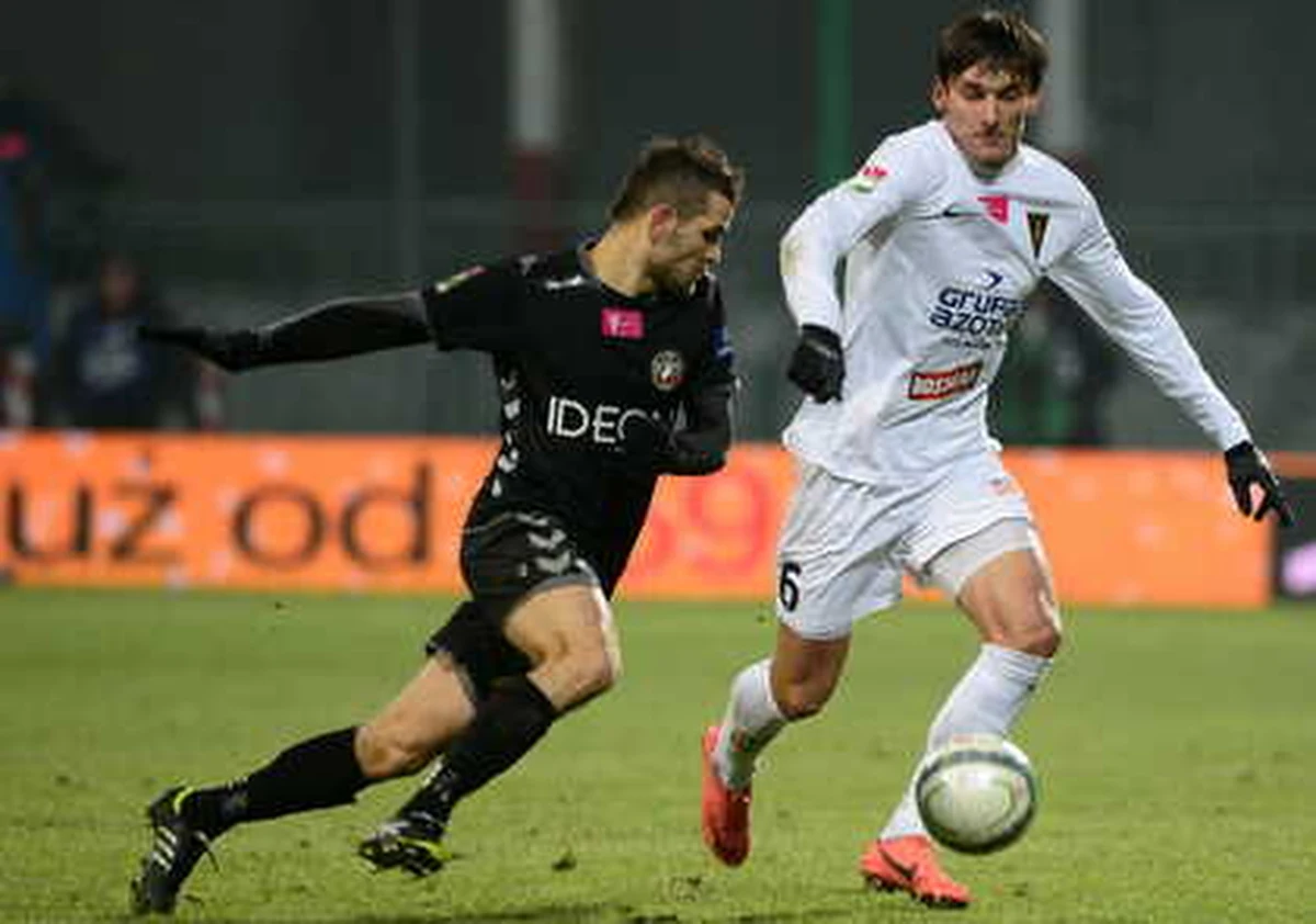 Piłkarska jesień zakończona. Było ciekawie, pojawiło się kilka nowych, ciekawych zawodników. Kilka klubów rozczarowało, a kilka zaskoczyło. Oto moja prywatna "jedenastka" 15 ligowych kolejek.