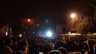 Manifestowali przed domem Jaruzelskiego. Dzisiaj 31. rocznica wprowadzenia stanu wojennego