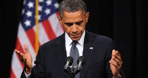 Prezydent USA Barack Obama przybył do Newtown w Connecticut, gdzie w strzelaninie w szkole zginęło 26 osób. Przemawiając tam oświadczył, że Stany Zjednoczone nie zrobiły wystarczająco dużo, żeby chronić swoje dzieci.