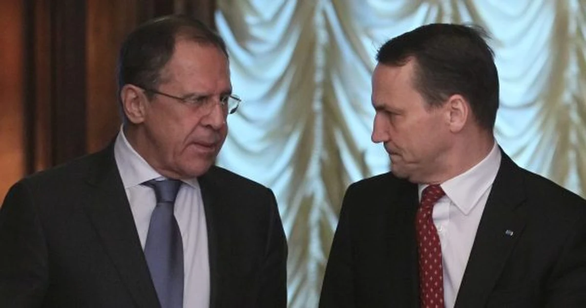 Szef rosyjskiego MSZ-etu zadeklarował, że "strona rosyjska podejmie wszystkie kroki, aby przekazanie wraku Tu-154M mogło się odbyć jak najszybciej" - poinformował po rozmowie z Siergiejem Ławrowem polski minister spraw zagranicznych Radosław Sikorski. "Dziękuję za te słowa, trzymam za słowo i proszę stronę rosyjską o zrozumienie, dlaczego ta sprawa jest dla nas tak ważna" - dodał.