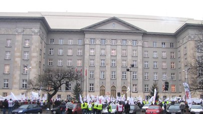 Związkowcy protestowali w Katowicach, "Wzywamy rząd do podjęcia rozmów" 