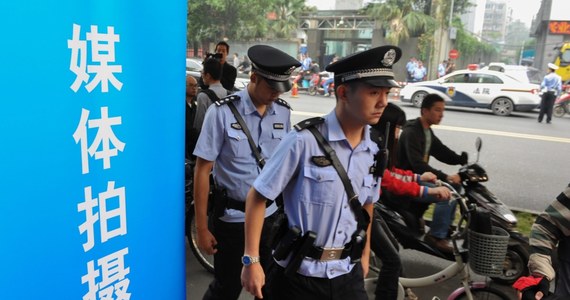 Chińska policja zatrzymała ponad 100 ludzi, w tym członków sekty inspirowanej chrześcijaństwem, za rozgłaszanie pogłosek o zbliżającym się końcu świata - podały państwowe media. Policjanci przejęli też ulotki, nagrania wideo, książki i inne apokaliptyczne materiały.