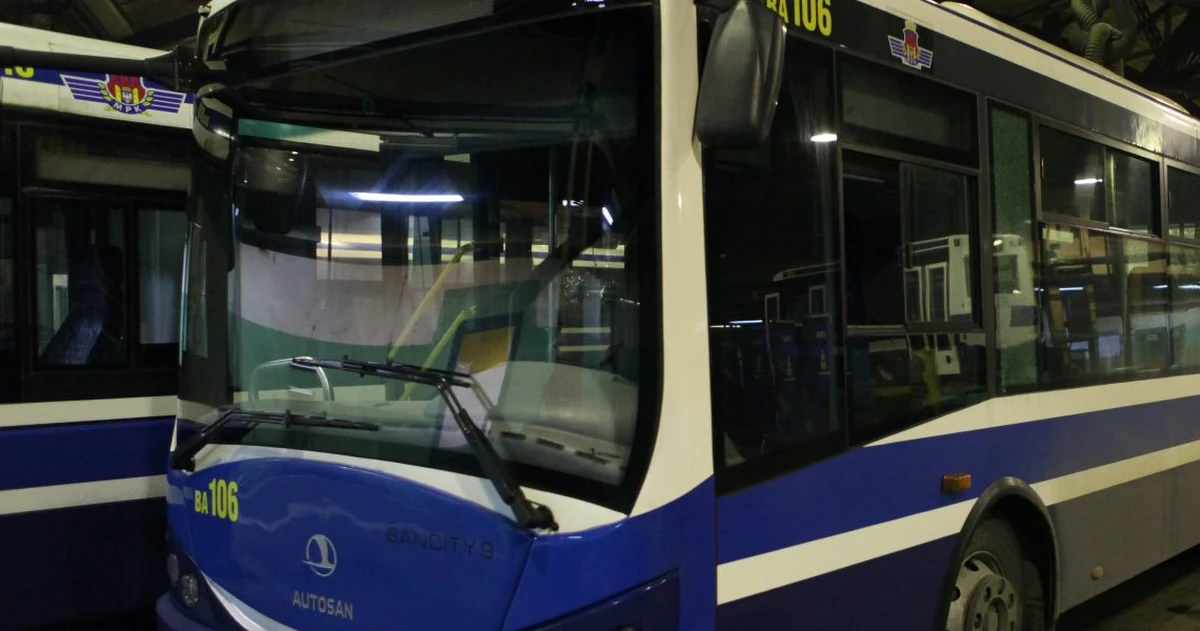 Na 15 lat więzienia skazał krakowski sąd kierowcę nocnego autobusu MPK, który w lipcu ubiegłego roku zabił swoją pasażerkę, 21-letnią studentkę z Anglii. Sąd podzielił zdanie oskarżyciela i uznał, że Mirosław Ł. działał z zamiarem ewentualnym, tzn. przewidywał możliwość śmierci dziewczyny i godził się z tym.