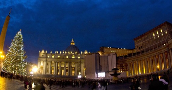 Mija 30 lat, odkąd po raz pierwszy na Placu świętego Piotra ustawiono z inicjatywy Jana Pawła II świąteczną choinkę. Teraz bez niej trudno sobie wyobrazić Watykan w Boże Narodzenie, chociaż na początku ten pomysł polskiego papieża był wręcz... krytykowany. 