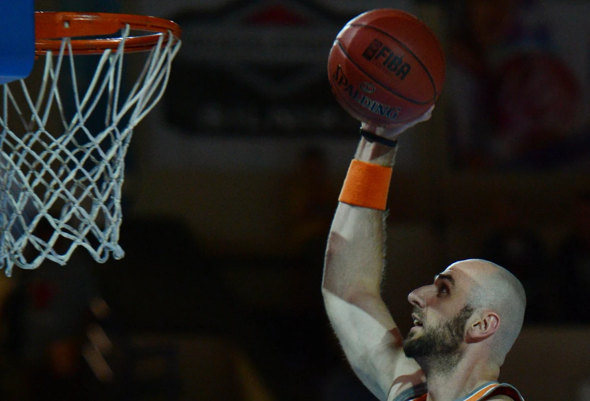 Marcin Gortat nadal jest jednym z najlepiej blokujących zawodników tego sezonu NBA. Po 29 rozegranych meczach środkowy Phoenix Suns jest w tym zestawieniu 10. Wśród najlepiej punktujących tylko Kobe Bryant zdobywa średnio więcej niż 30 punktów w meczu.