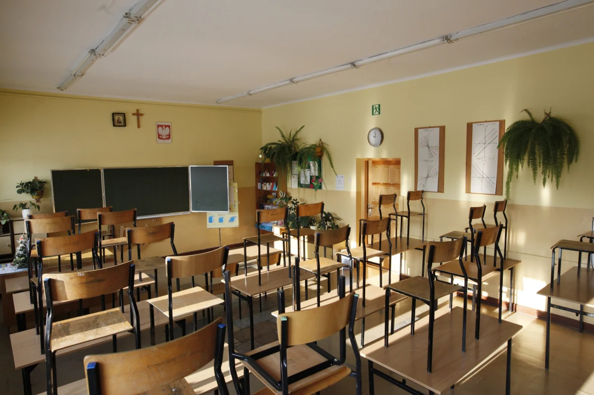 Władze Krakowa planują przeprowadzić w przyszłym roku restrukturyzację 14 szkół, z czego dziewięć ma być zlikwidowanych. Zmiany opracowane przez Wydział Edukacji Urzędu Miasta do końca lutego muszą przyjąć radni, aby zaczęły obowiązywać od 1 września przyszłego roku.