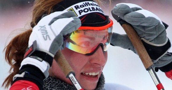 Justyna Kowalczyk trzecia w prologu Tour de Ski w Oberhofie! Polka straciła tylko 4,7 sekundy do zwyciężczyni, Amerykanki Kikkan Randall. Druga była Szwedka Charlotte Kalla. Jutro zawodniczki rywalizować będą na 10 km techniką klasyczną. 
