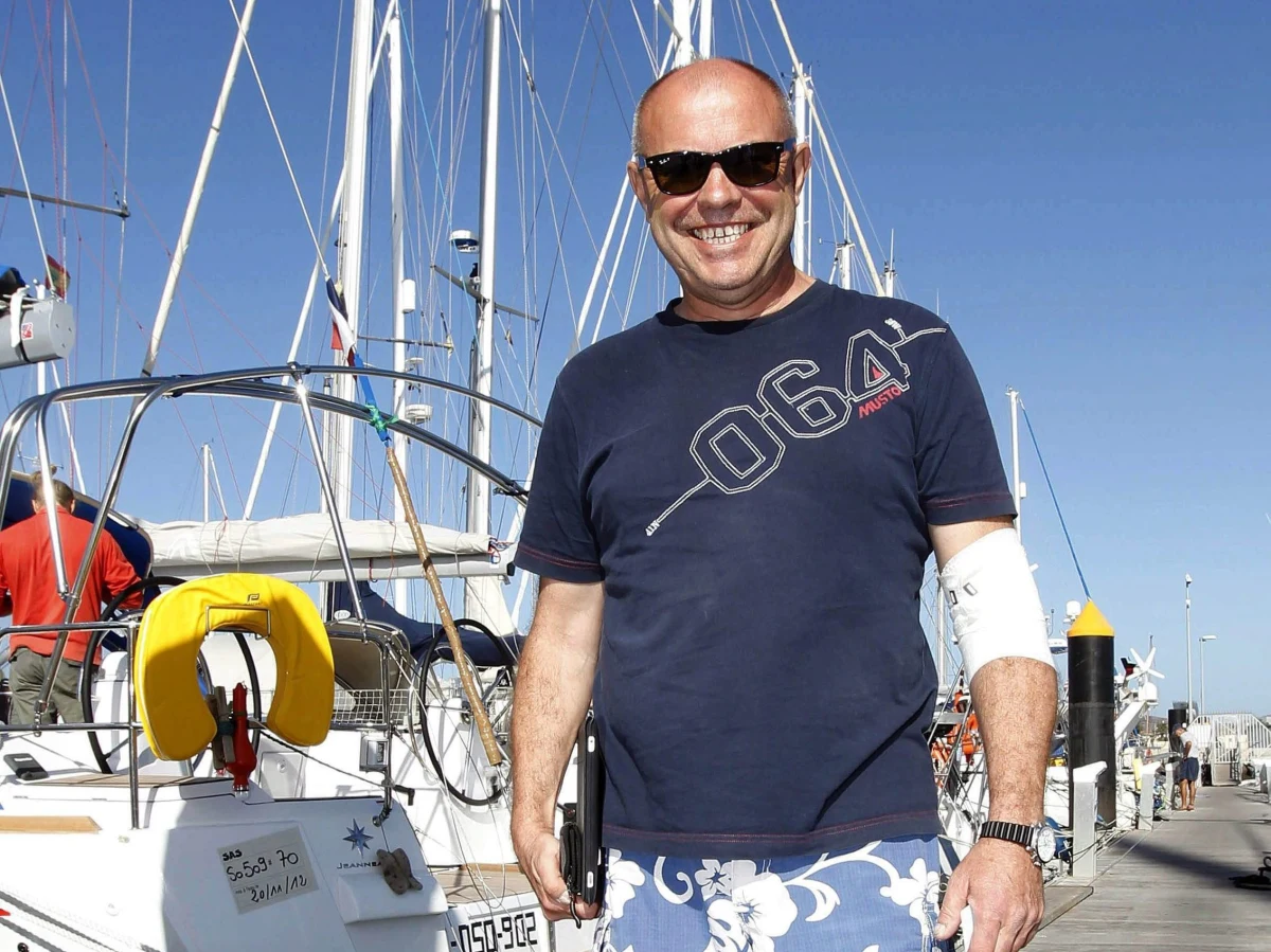 Za kilka dni Roman Paszke planuje ponownie wystartować z Gran Canarii w rejs dookoła świata. Obecnie kapitan wraz z zespołem brzegowym pracuje przy katamaranie "Gemini 3", który jest uszkodzony. Jak zaznaczył, może mówić o szczęściu.