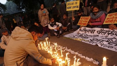 Spalono ciało studentki, ofiary zbiorowego gwałtu w Indiach