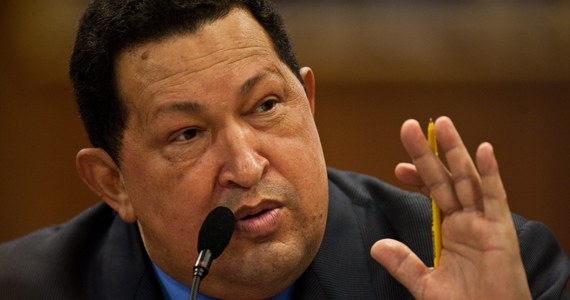 Prezydent Wenezueli Hugo Chavez doznał nowych komplikacji po czwartej już operacji usunięcia zmian nowotworowych, której poddał się 11 grudnia na Kubie - poinformował wiceprezydent tego kraju Nicolas Maduro. Polityk nie zdradził, na czym polegają problemy wenezuelskiego przywódcy. Stwierdził tylko, że mają one związek z infekcją układu oddechowego. 