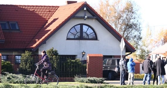 Dwoje pracowników Laboratorium Kryminalistycznego Komendy Wojewódzkiej Policji w Olsztynie zostało oskarżonych o niedopełnienie obowiązków i sfałszowanie wyników badań szczątków Krzysztofa Olewnika. Grozi im do pięciu lat więzienia.