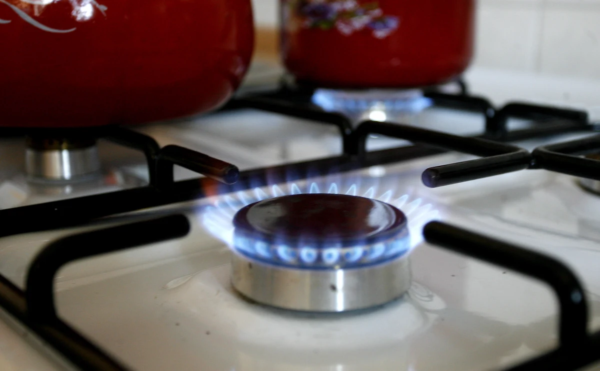 Od 1 stycznia będziemy płacić mniej za gaz. Wraz z Nowym Rokiem weszły w życie nowe taryfy, zgodnie z którymi ceny dla wszystkich odbiorców spadną średnio o 10 procent. 