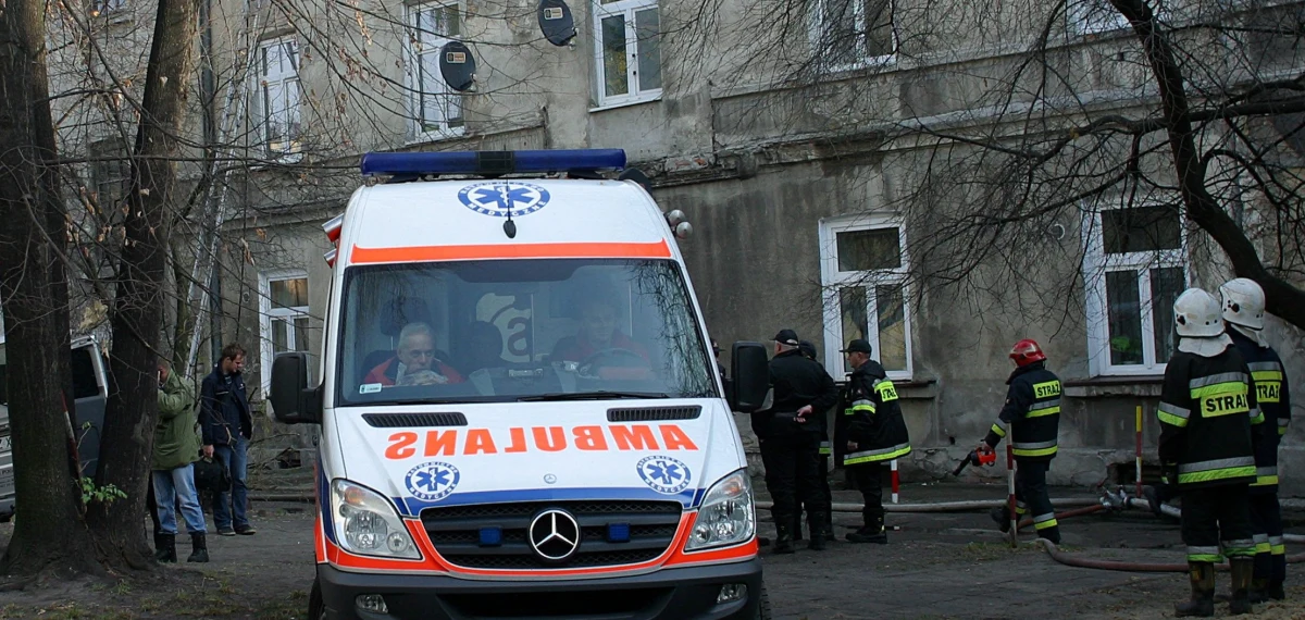 Do dwóch tragicznych wydarzeń doszło w województwie śląskim. W pożarze baraku przy ul. Towarowej w Częstochowie zginęły trzy osoby - najprawdopodobniej bezdomni. Z kolei w Tychach mężczyzna i kobieta zatruli się śmiertelnie tlenkiem węgla. Strażacy przypominają, że podobnych tragedii można uniknąć.