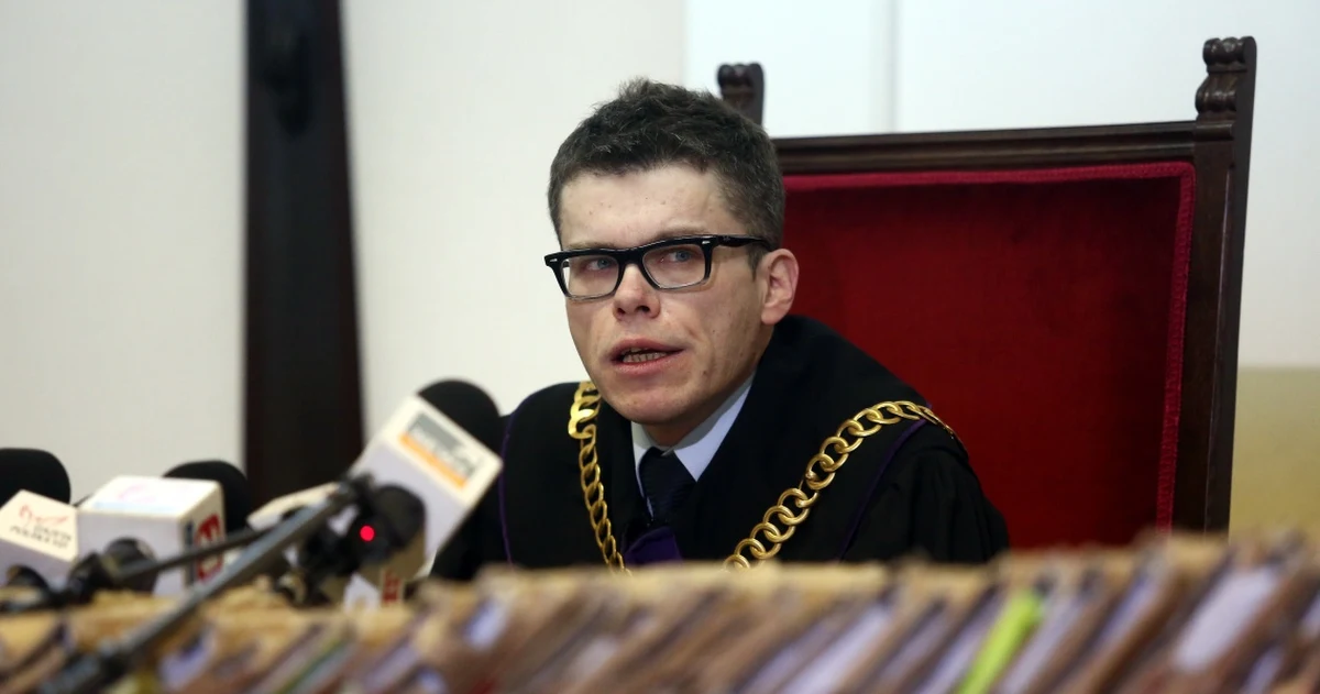 Warszawski sędzia Igor Tuleya najpóźniej jutro wyśle zawiadomienie o popełnieniu przestępstwa do prokuratury. Będzie ono dotyczyć składania fałszywych zeznań przez świadków w sprawie Mirosława G. - lekarza oskarżonego o korupcję. Sędzia zawiadomi także CBA o nieprawidłowościach przy przeprowadzaniu akcji "Mengele" skierowanej przeciwko kardiochirurgowi.