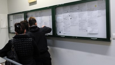 Przybywa ofert pracy i... bezrobotnych. Blisko 2,3 mln Polaków bez zatrudnienia