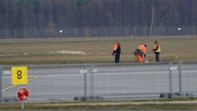 Nieoficjalnie: Obsługa lotniska w Modlinie blokowała firmie Erbud bieżące utrzymanie pasa