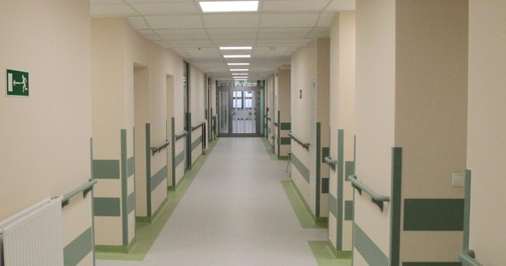 Szpital Wojskowy w Ełku wprowadził zakaz odwiedzin na oddziale wewnętrznym. W mieście wykryto pierwszy przypadek świńskiej grypy.