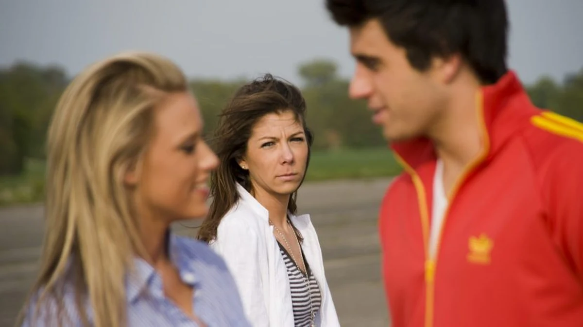 Lęk odbierający mowę, drżące dłonie i palący rumieniec na policzkach – jest wiele osób, które na co dzień borykają  się z przejawami nieśmiałości. Paraliżujący strach przed ośmieszeniem i odrzuceniem stoi na drodze do szczęścia osobistego. Dziś swój dzień obchodzą wszyscy ci, którzy cierpią na deficyt pewności siebie, kochają, ale nie mają odwagi tego wyznać. 