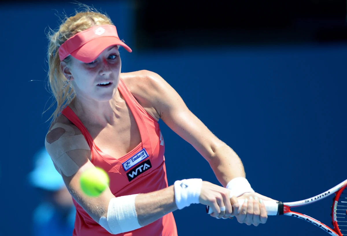 Szybko zakończyła się przygoda Urszuli Radwańskiej na Australian Open. Polka przegrała już w pierwszej rundzie z niżej notowaną Amerykanką Jamie Hampton 2:6; 4:6.