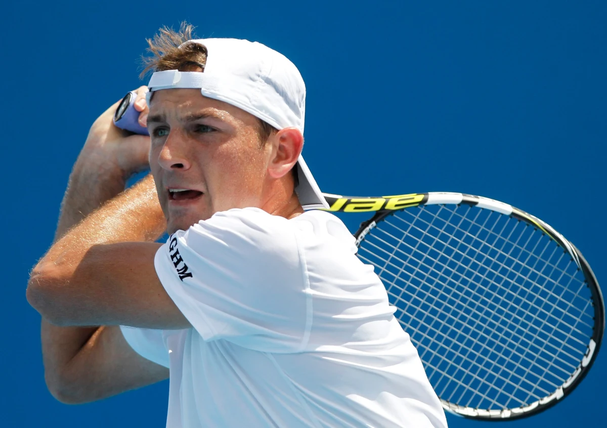 Łukasz Kubot i francuski tenisista Jeremy Chardy wyeliminowali czesko-słowacki debel rozstawiony z numerem 15. - Frantiska Cermaka i Michala Mertinaka 6:4, 6:2 w pierwszej rundzie wielkoszlemowego turnieju Australian Open. Kolejnymi rywalami polsko-francuskiej pary będą Australijczycy Samuel Groth i Matt Reid.