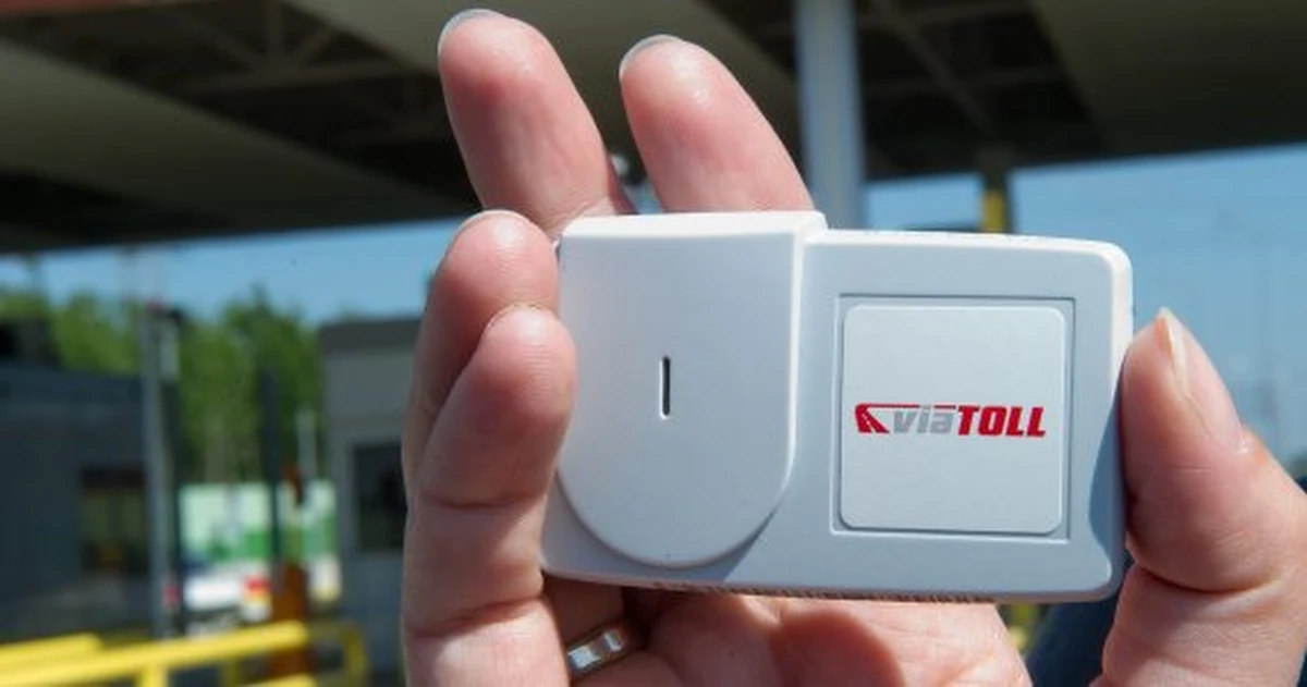 Inspekcja Transportu Drogowego i nadzorujący go resort Sławomira Nowaka łamią konstytucję. Rzecznik Praw Obywatelskich Irena Lipowicz stanęła po stronie kierowców ciężarówek w sprawie kar za brak opłat ViaTOLL. Według niej, minister nie miał prawa zezwolić na wielokrotne karanie za to samo przewinienie. A taką możliwość minister dał Inspekcji swoim rozporządzeniem. 